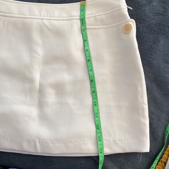 Skirt w/lining, cream color, Talbots size 8 Petite. - Picture 3 of 7